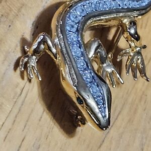 Gold Lizard Brooch Preowned